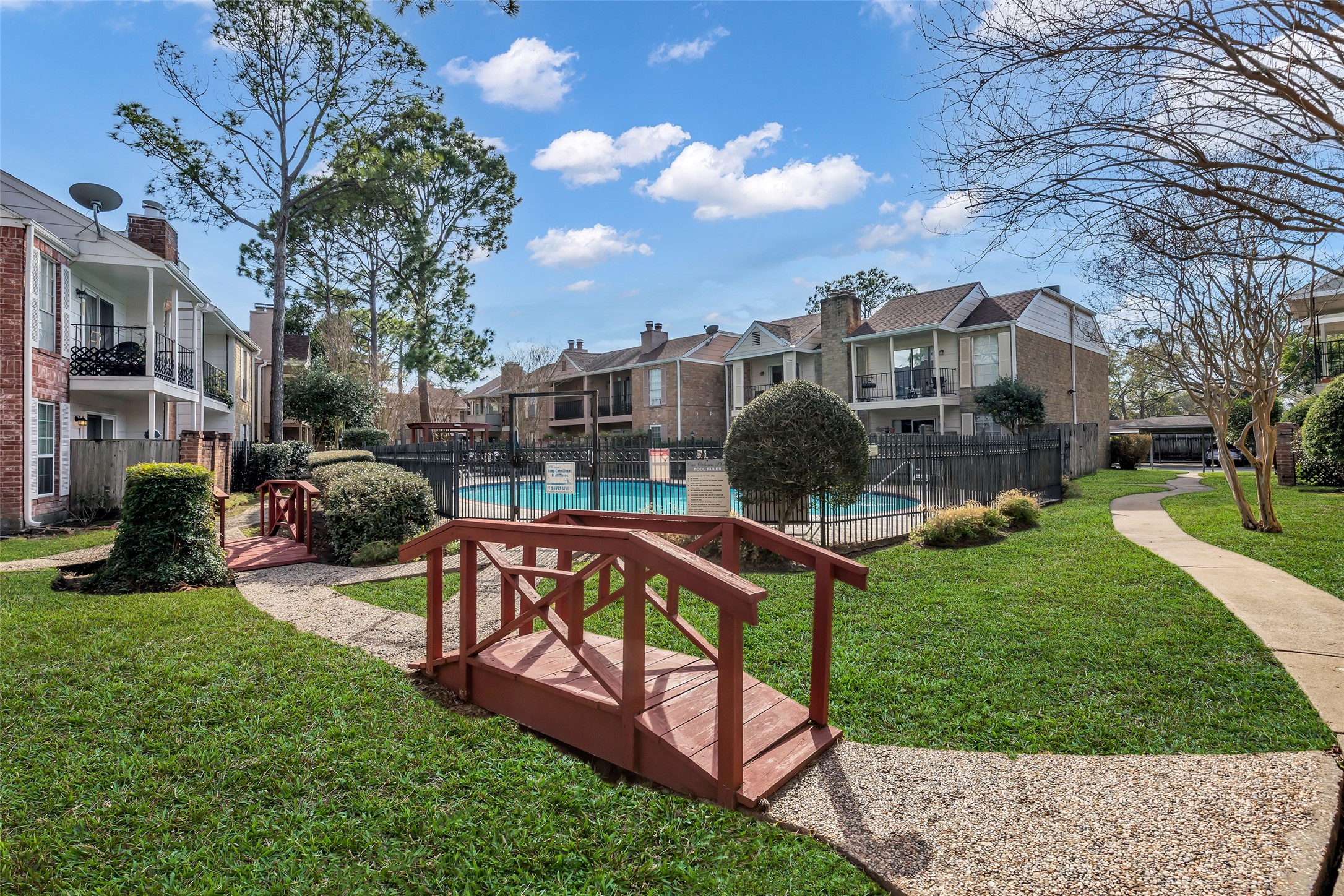 2800 Jeanetta Street, Unit 610 Houston, TX 77063 - Photo 17 of 22 Beautiful walking trails throughout the neighborhood.