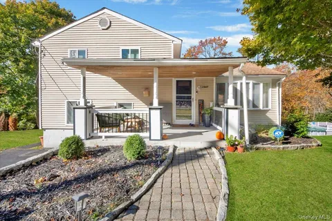 $779,000 | 2947 Curry Street, Yorktown Heights, NY 10598