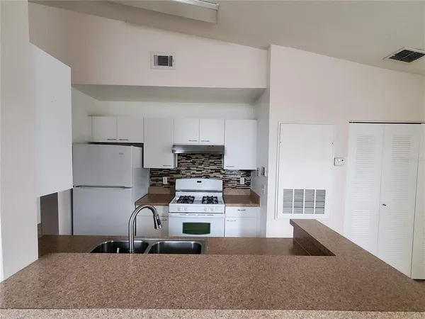$1,950 | 1604 Columbia Arms Circle, Unit 216, Kissimmee, FL 34741