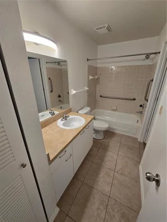 $1,950 | 1604 Columbia Arms Circle, Unit 216, Kissimmee, FL 34741