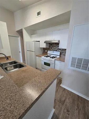 $1,950 | 1604 Columbia Arms Circle, Unit 216, Kissimmee, FL 34741