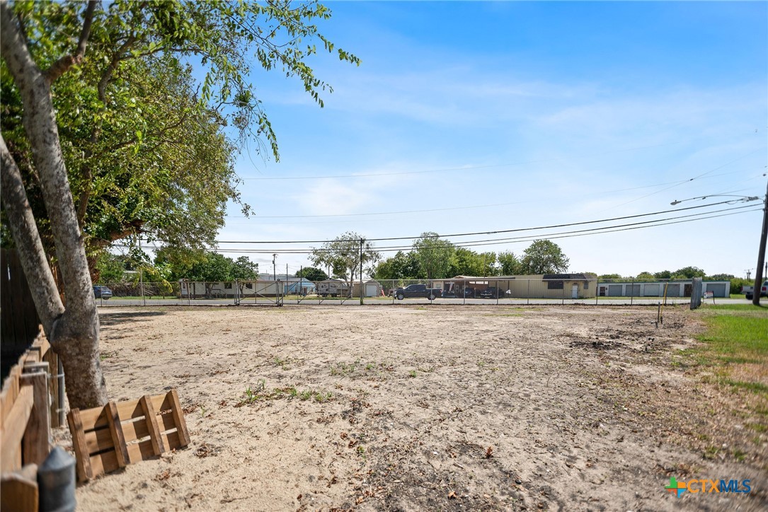 523 Broadway Street Port Lavaca, TX 77979 - Photo 2 of 3 a view of an outdoor space
