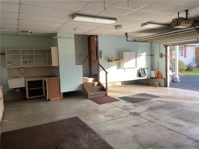 $369,900 | 6072 Thornwood Drive, Boston, NY 14075