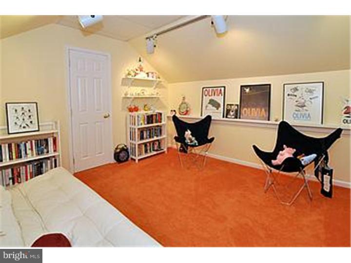 1228 Barrowdale Road Jenkintown, PA 19046 - Photo 17 of 23 Office / Study