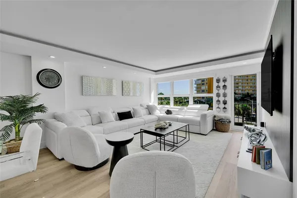 $5,000 | 405 North Ocean Boulevard, Unit 306, Pompano Beach, FL 33062