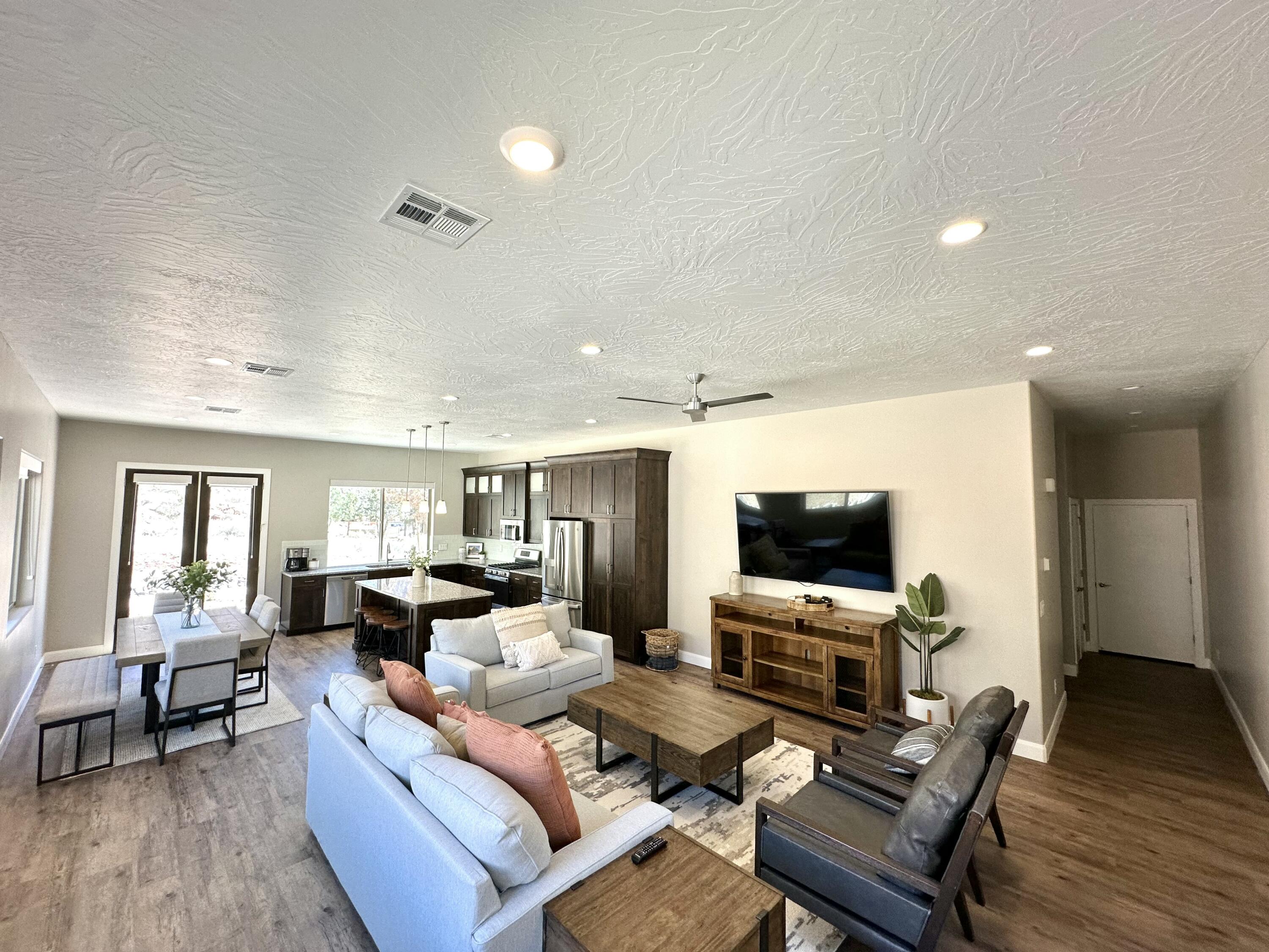 108 Trapper Circle, Unit C Springdale, UT 84767 - Photo 21 of 29 Family Room View 2