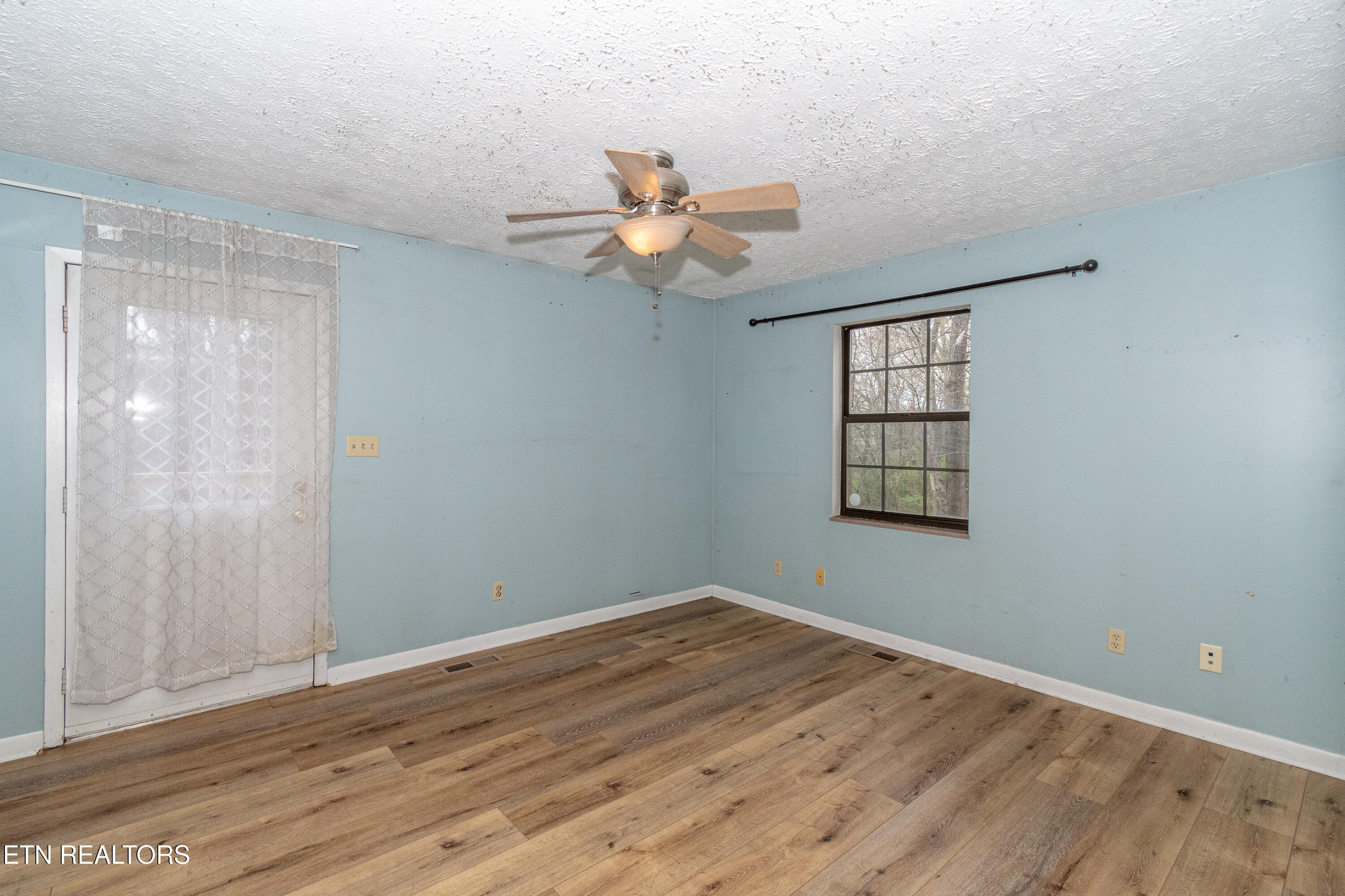 2839 Rifle Range Drive Knoxville, TN 37918 - Photo 18 of 31 Owner's suite
