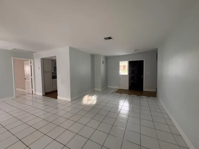 $3,000 | 1160 East 12th Street, Stuart, FL 34996