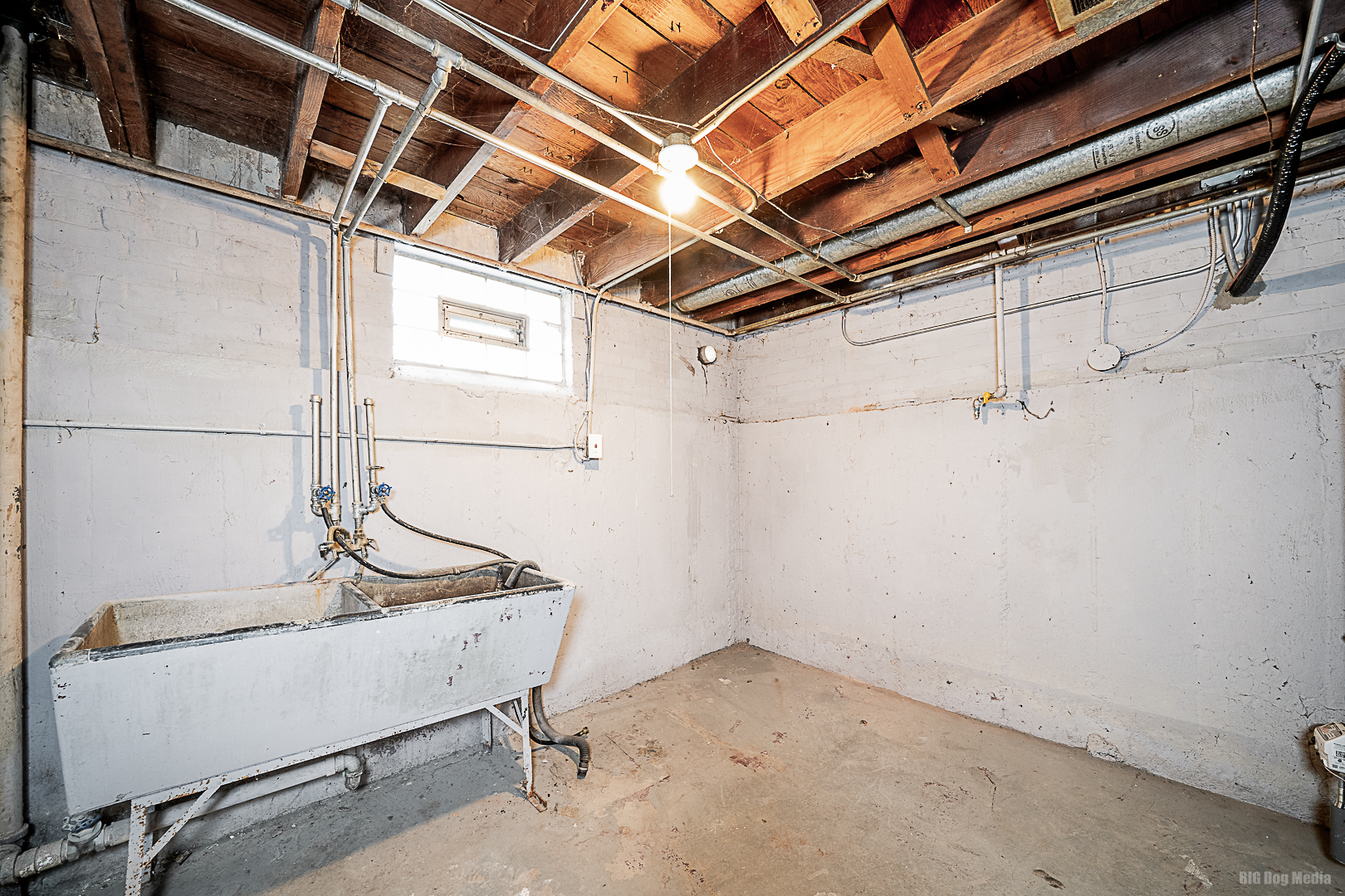 11 167th Street Calumet City, IL 60409 - Photo 18 of 20 a utility room with dryer and washer