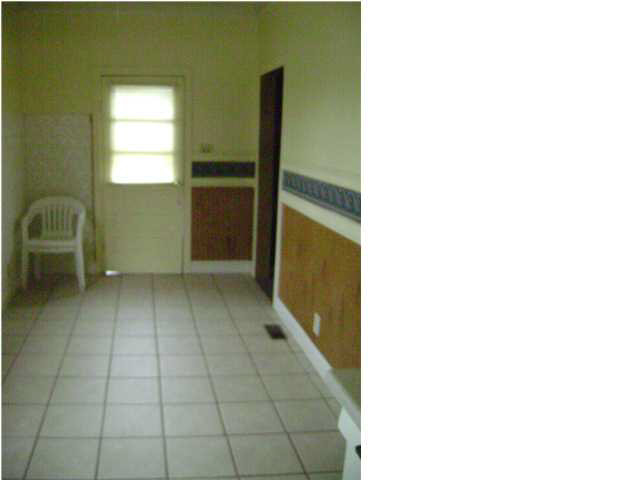 1932 South Red Bank Road Evansville, IN 47712 - Photo 8 of 13 Gallery Image 8