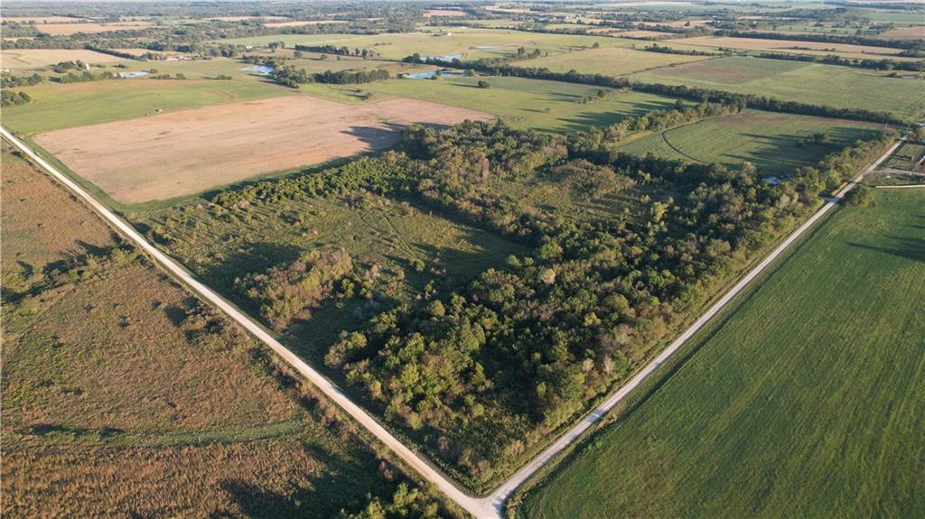 890 Northwest 100th Road Liberal, MO 64762 - Photo 4 of 15 Gallery Image 4