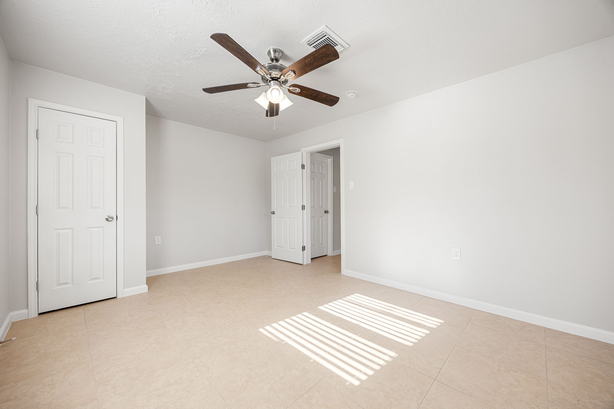 479 Brandon Road Conroe, TX 77302 - Photo 19 of 42 a view of an empty room