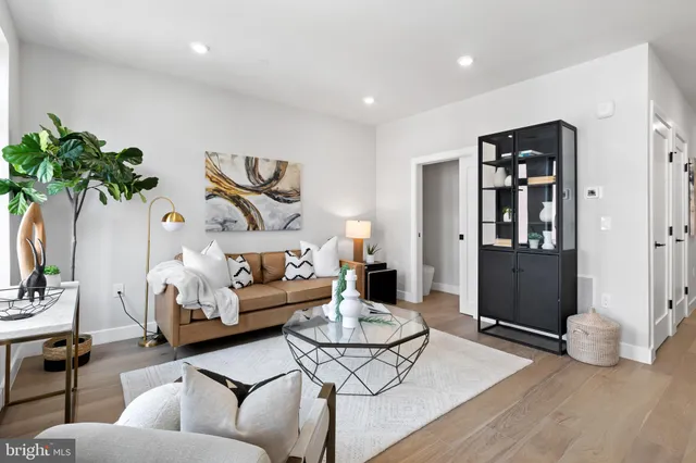 $949,900 | 1208 M Street Northwest, Unit 61, Washington, DC 20005