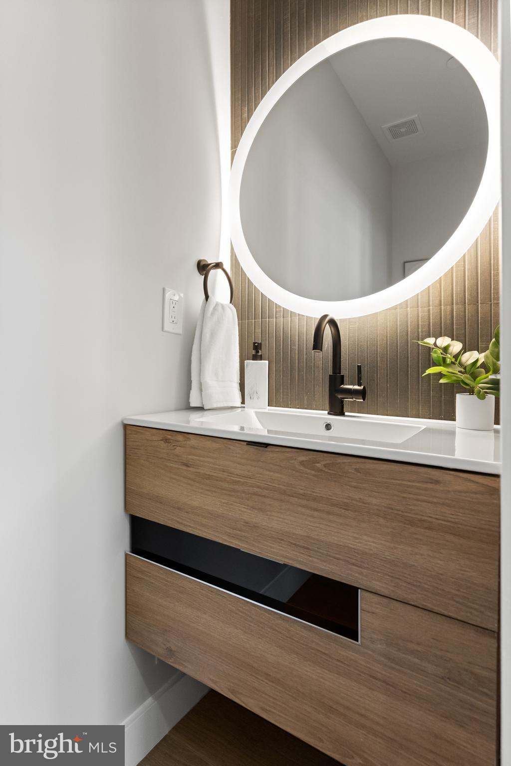 1208 M Street Northwest, Unit 61 Washington, DC 20005 - Photo 28 of 39 a close view of tap