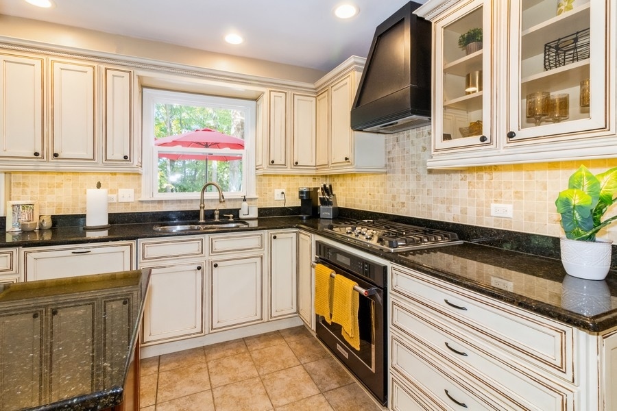 849 Ravinia Court Batavia, IL 60510 - Photo 6 of 24 Gallery Image 6