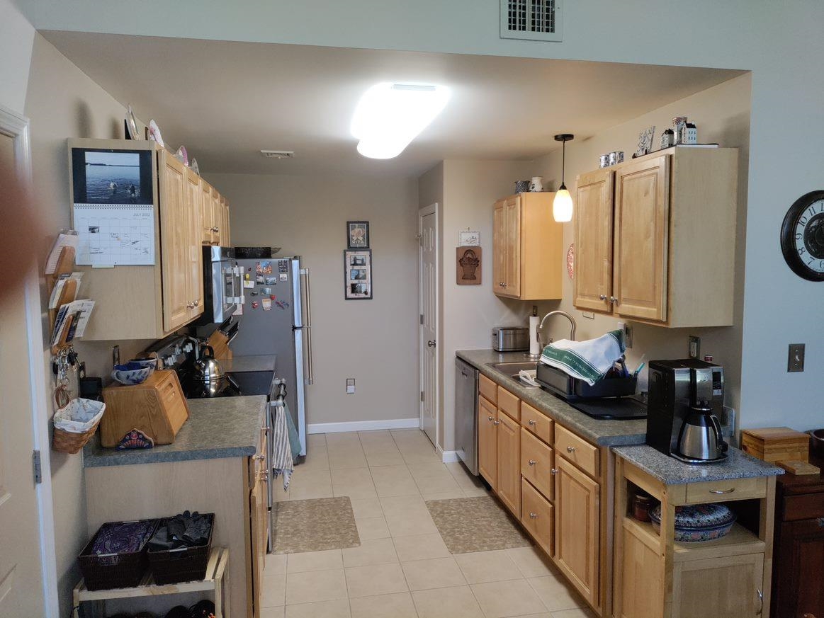 118 Secretariat Estates, Unit 105 Rochester, NH 03867 - Photo 34 of 38