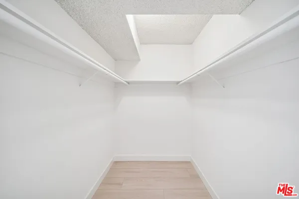 $2,500 | 131 North Orlando Avenue, Unit 302, Los Angeles, CA 90048