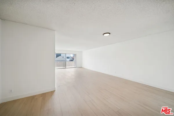 $2,500 | 131 North Orlando Avenue, Unit 302, Los Angeles, CA 90048
