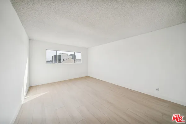 $2,500 | 131 North Orlando Avenue, Unit 302, Los Angeles, CA 90048