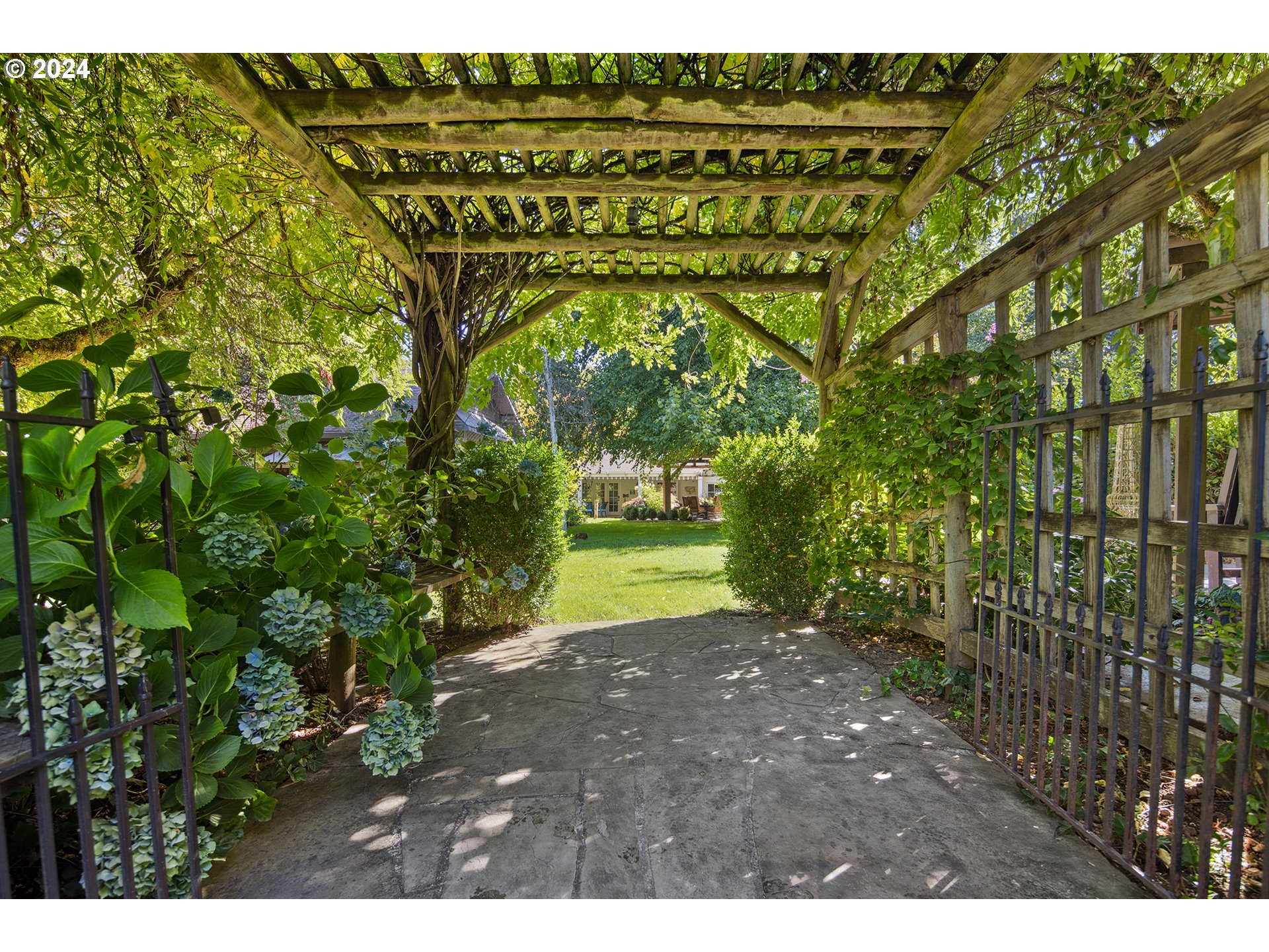 21545 Southwest Johnson Road West Linn, OR 97068 - Photo 33 of 43 a view of an outdoor space