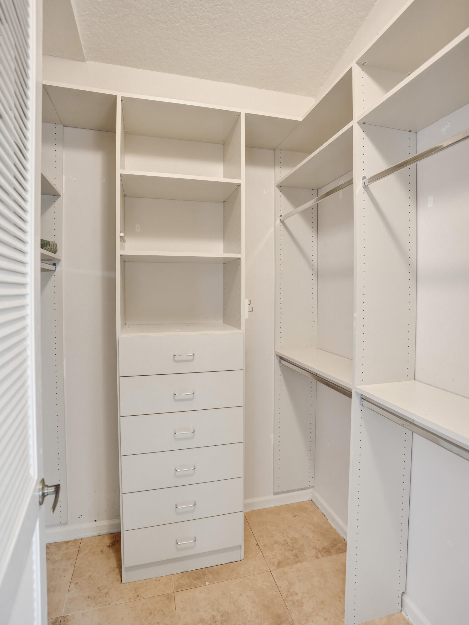 6809 Portside Drive Boca Raton, FL 33496 - Photo 27 of 43 Walk in closet