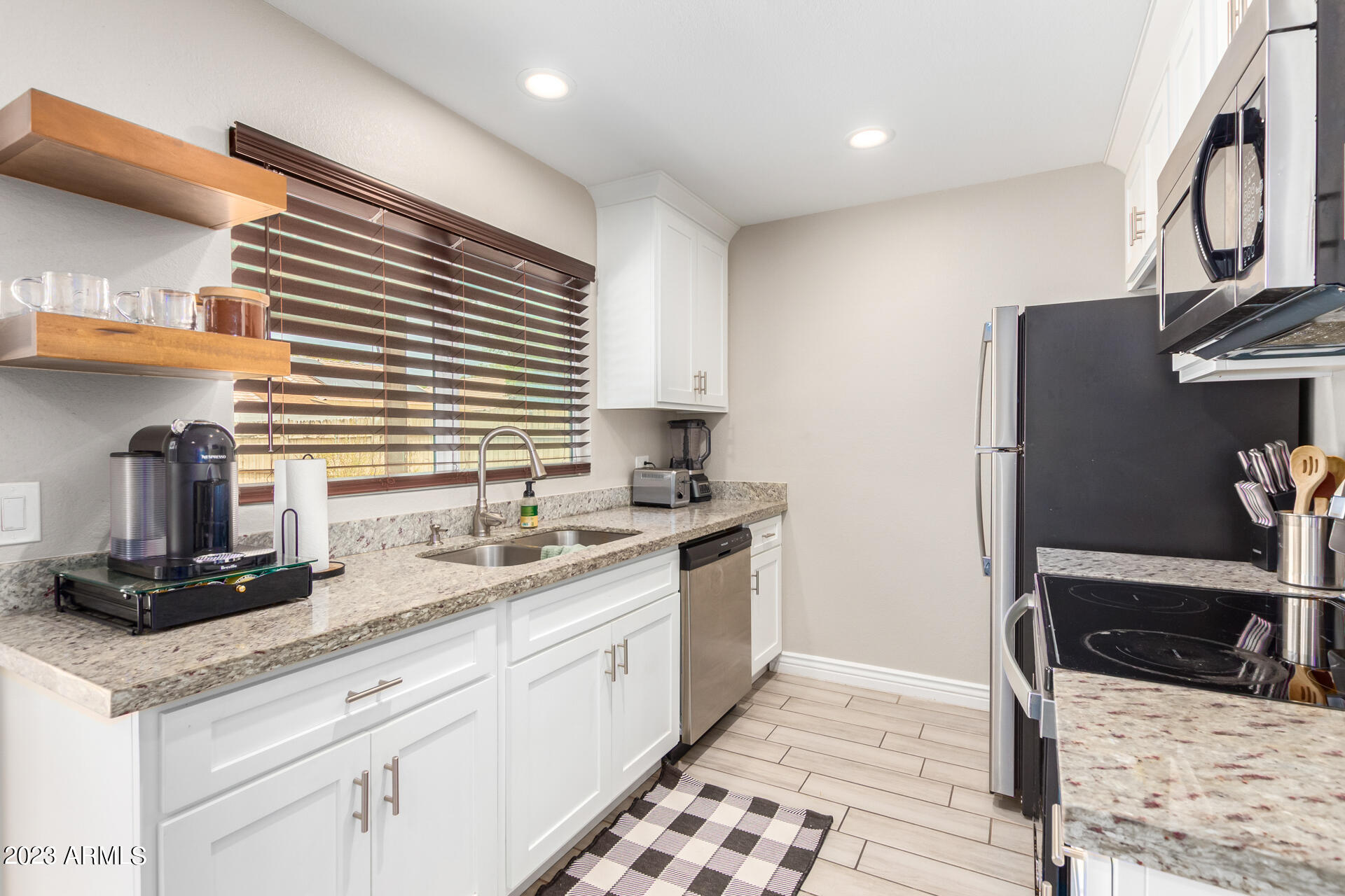 1906 East Grandview Road Phoenix, AZ 85022 - Photo 12 of 21 12 - Grandview