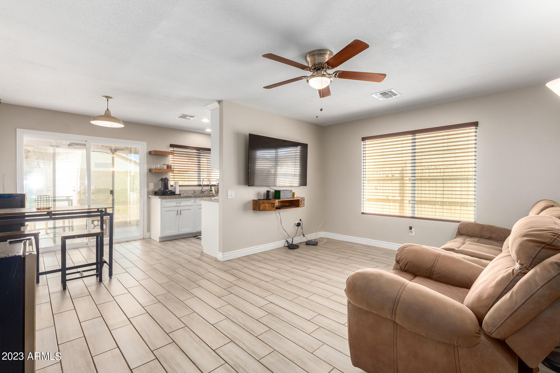 1906 East Grandview Road Phoenix, AZ 85022 - Photo 5 of 21 05 - Grandview