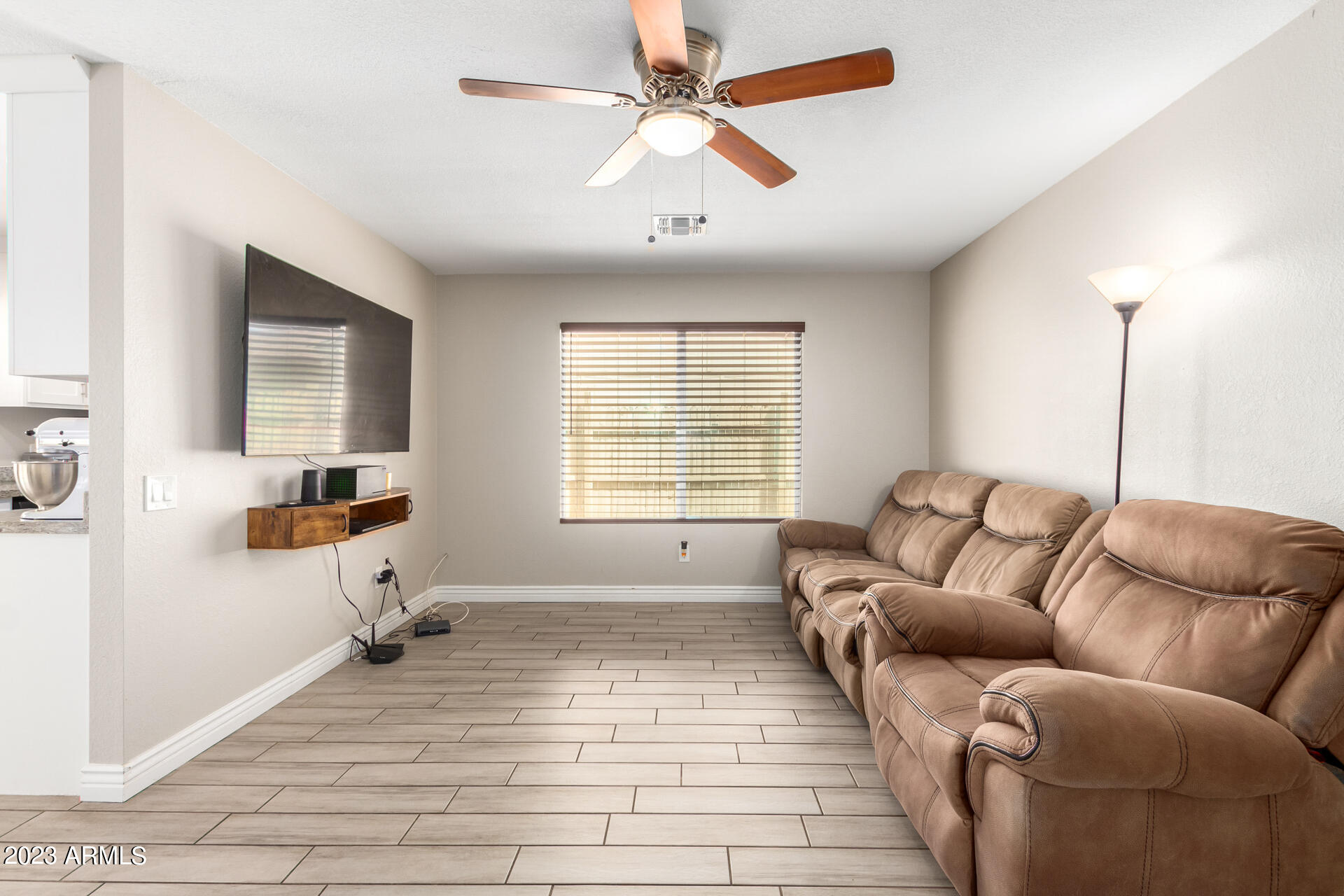 1906 East Grandview Road Phoenix, AZ 85022 - Photo 6 of 21 06 - Grandview