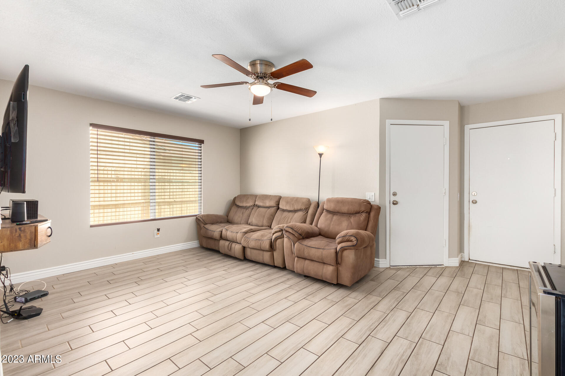 1906 East Grandview Road Phoenix, AZ 85022 - Photo 7 of 21 07 - Grandview