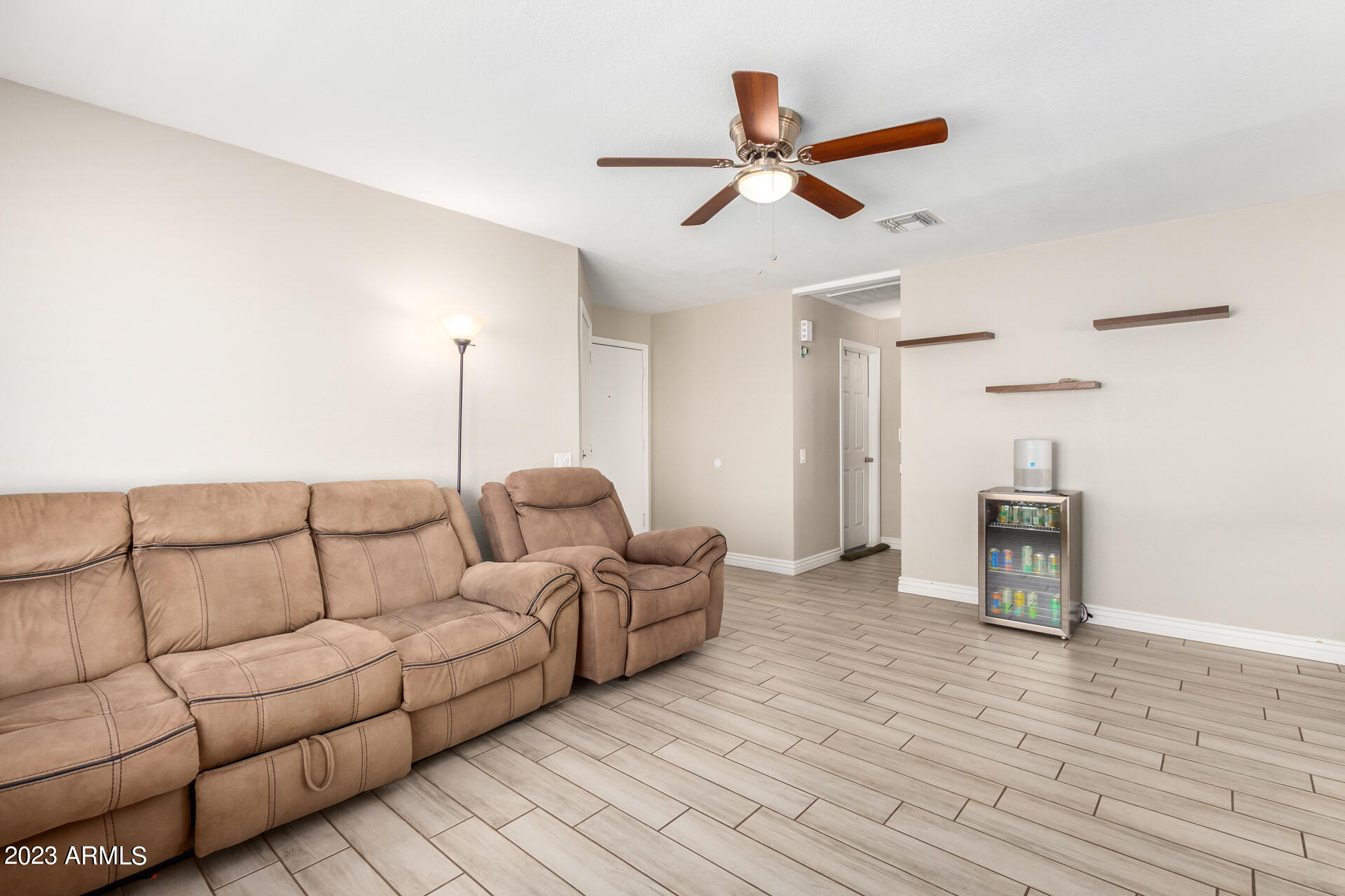 1906 East Grandview Road Phoenix, AZ 85022 - Photo 8 of 21 08 - Grandview