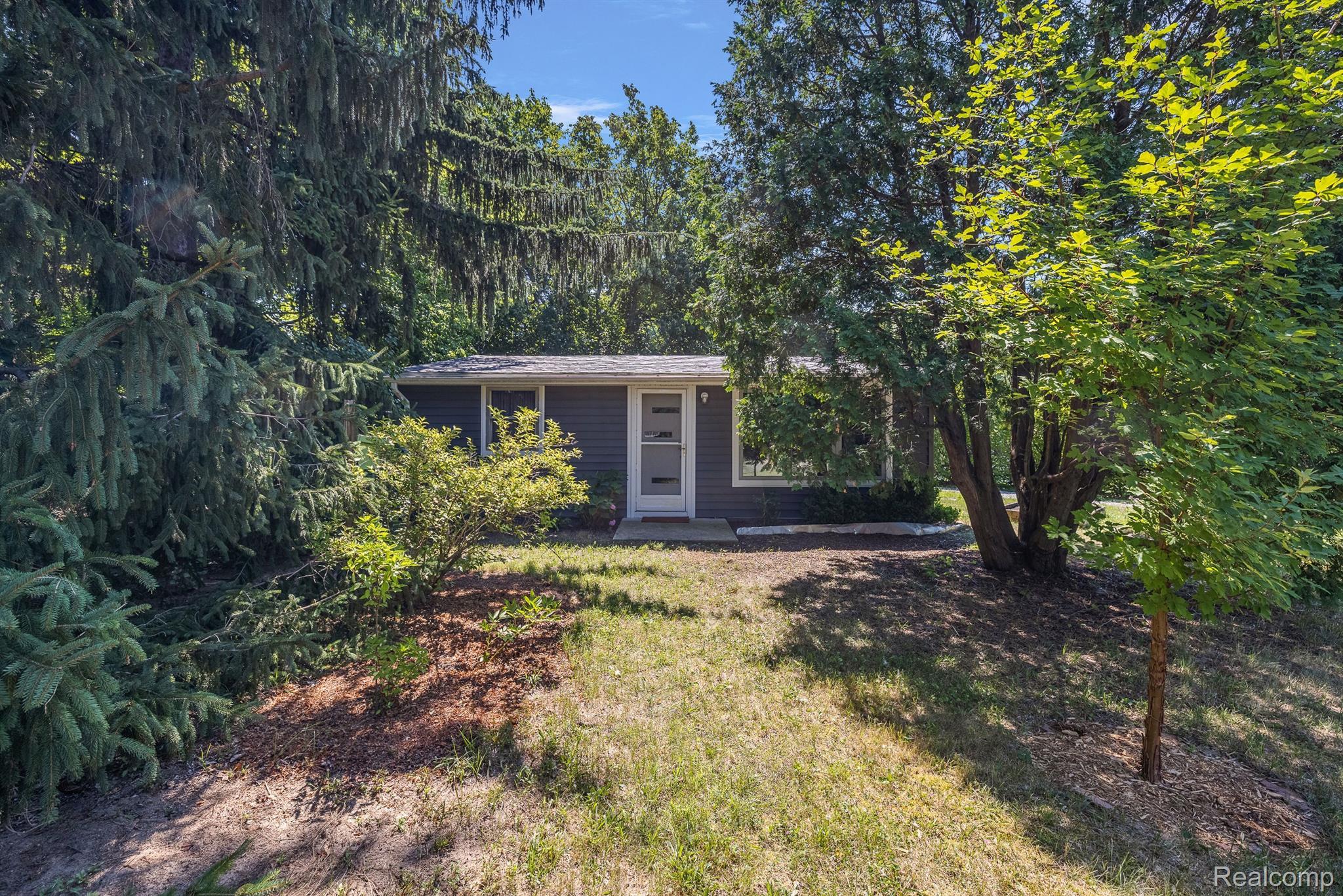 1404 Decker Road Walled Lake, MI 48390 - Photo 2 of 24 Gallery Image 2