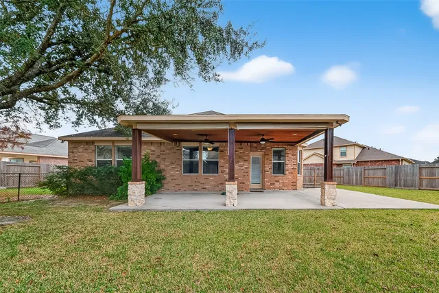 $3,200 | 3226 West Trail Drive, Pearland, TX 77584