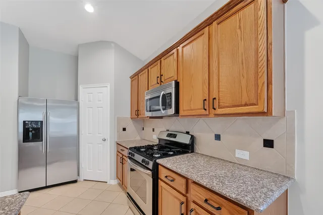 $3,200 | 3226 West Trail Drive, Pearland, TX 77584