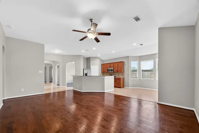 $3,200 | 3226 West Trail Drive, Pearland, TX 77584