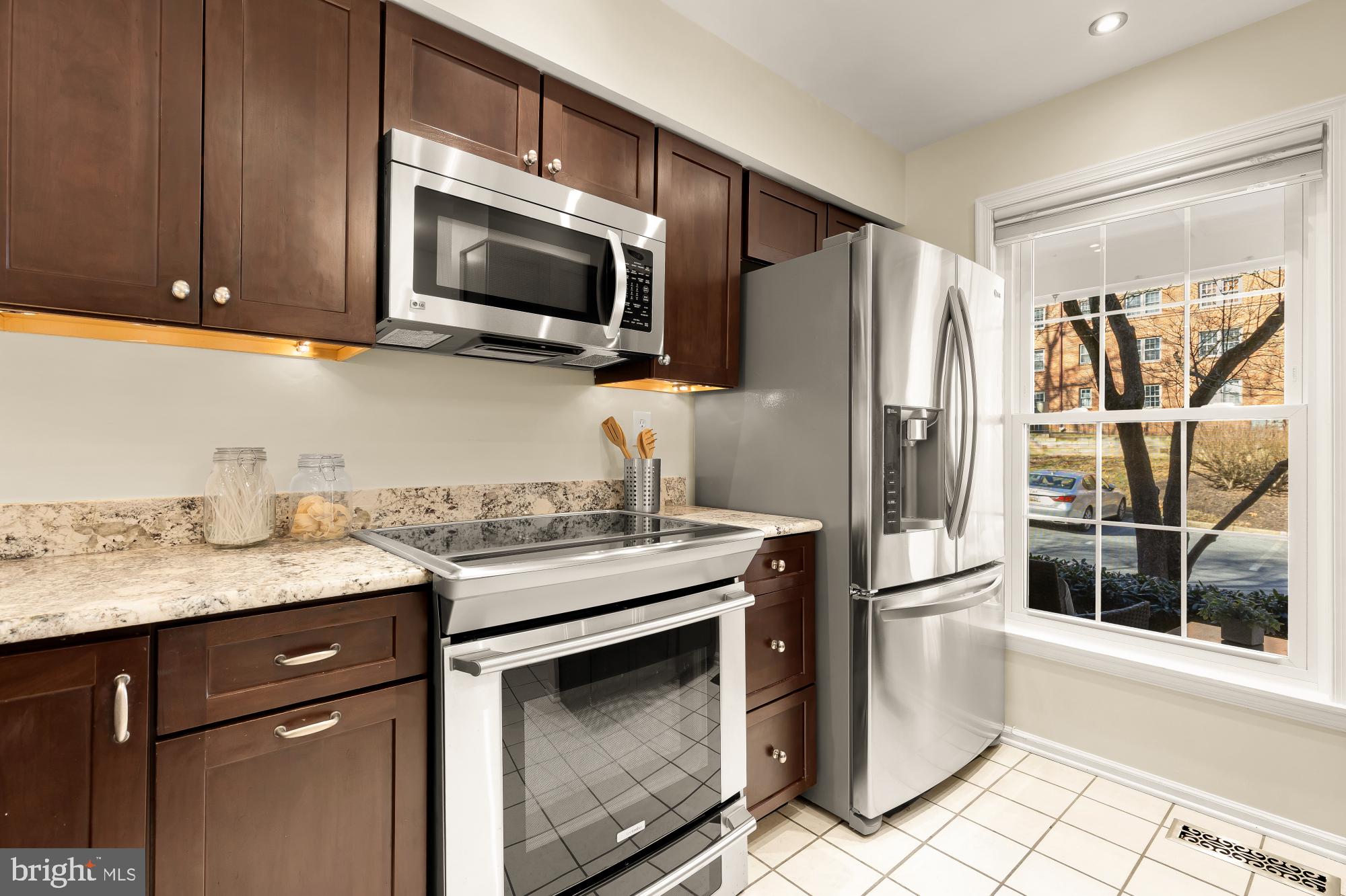 2038 Derby Ridge Lane, Unit 35 Silver Spring, MD 20910 - Photo 5 of 30