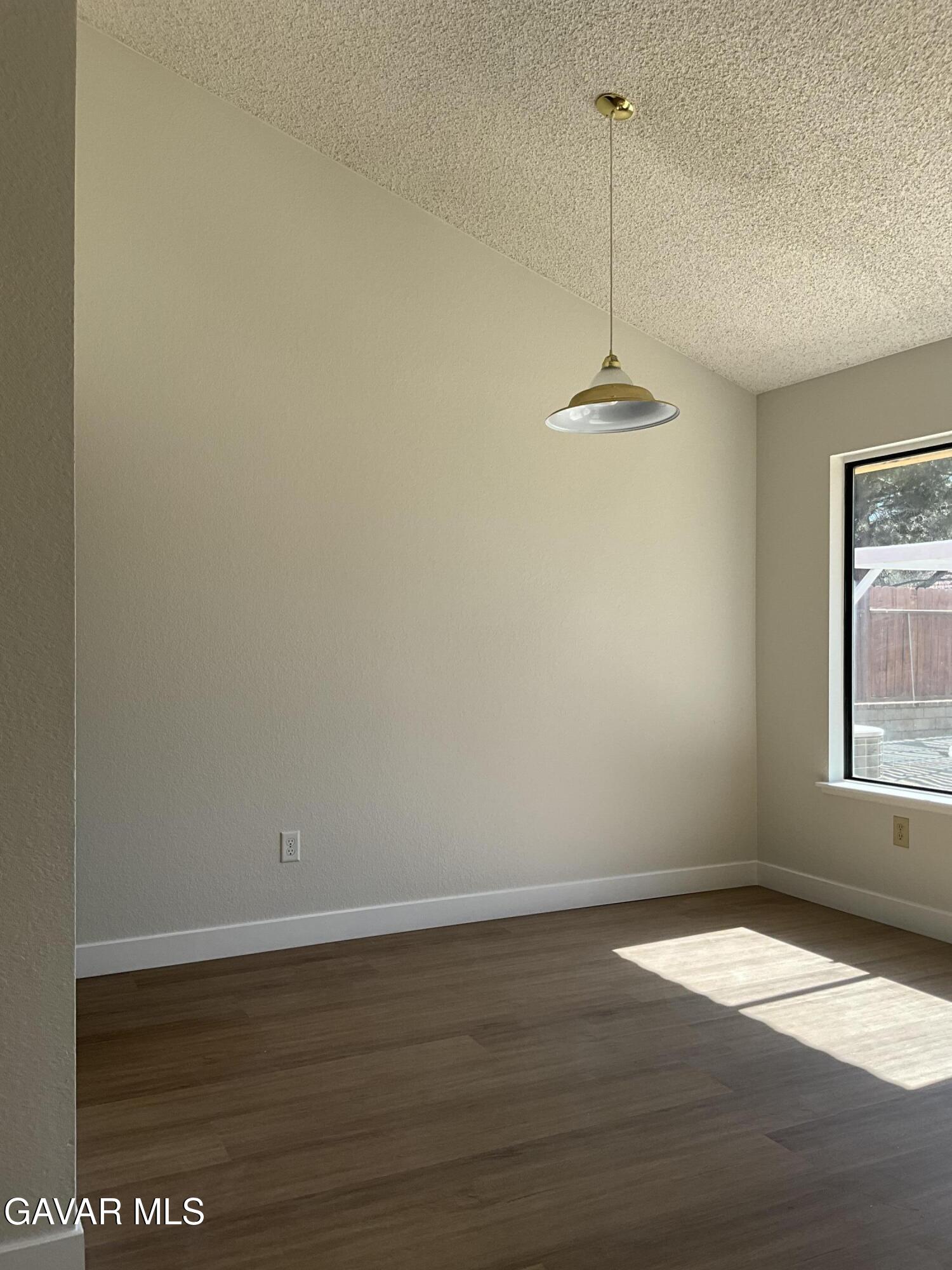 37539 Rose Street Palmdale, CA 93552 - Photo 8 of 26 IMG_1235