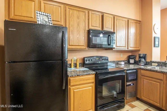 $380,000 | 2230 Beach Drive, Unit 307, Gulfport, MS 39507