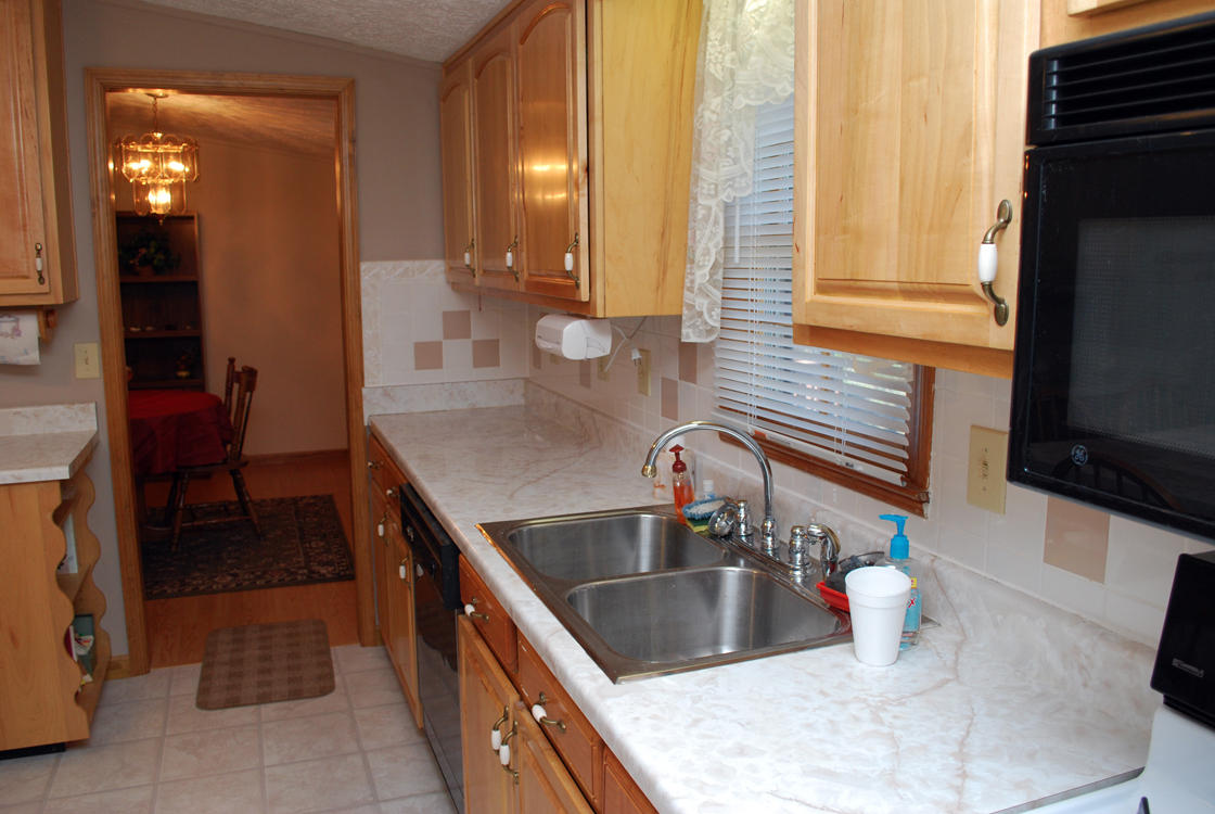 1331 Shoulder Run Road Moneta, VA 24121 - Photo 3 of 39 DSC_0151