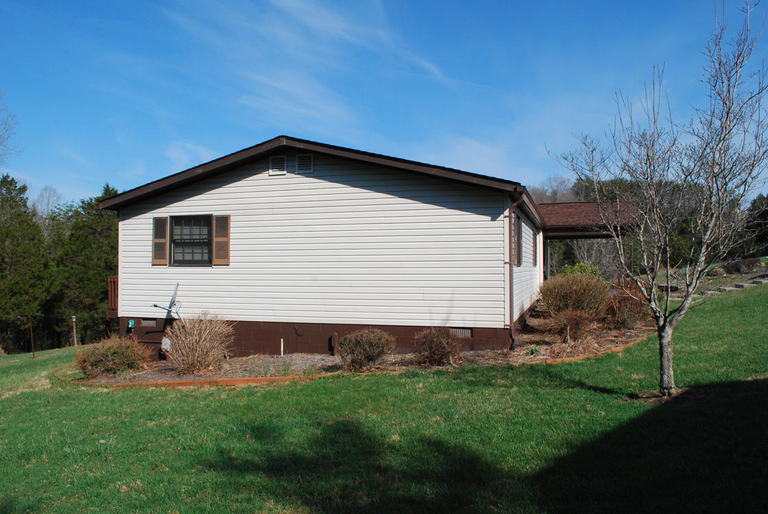 1331 Shoulder Run Road Moneta, VA 24121 - Photo 35 of 39 DSC_0154