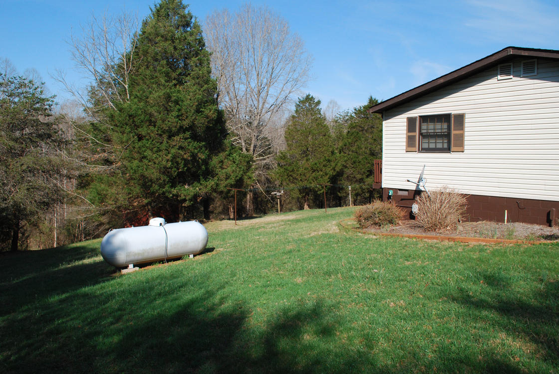 1331 Shoulder Run Road Moneta, VA 24121 - Photo 36 of 39 DSC_0155