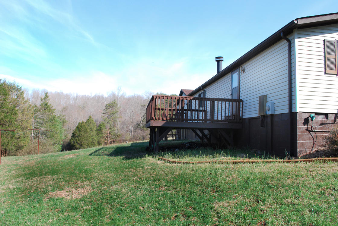 1331 Shoulder Run Road Moneta, VA 24121 - Photo 37 of 39 DSC_0158