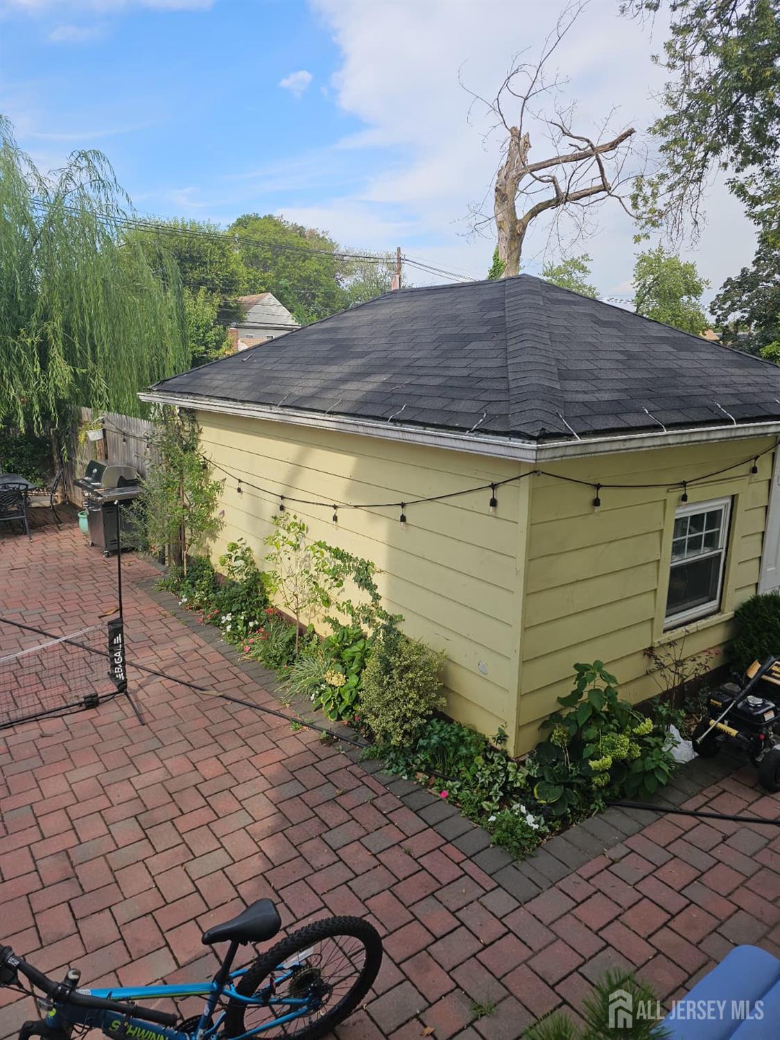 241 Hillside Road Elizabeth, NJ 07208 - Photo 31 of 33 a view of a backyard