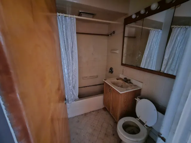 a view of a bathroom
