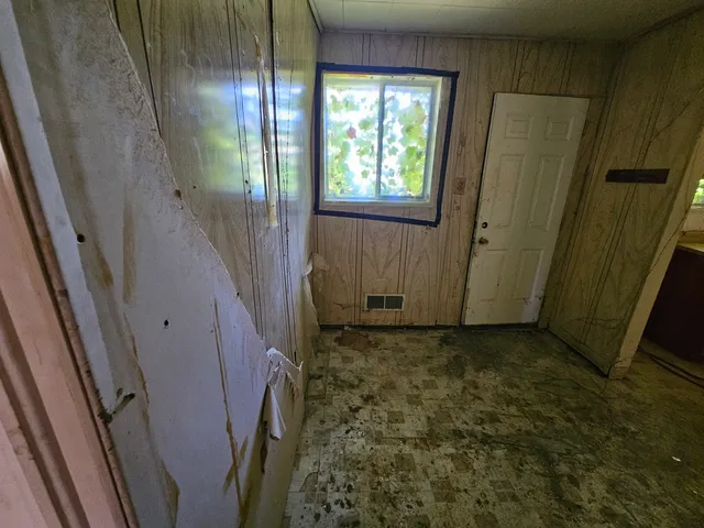 a view of walk in closet