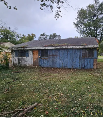 a backyard of a house