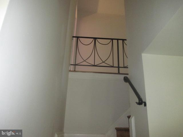 3420 Stonesboro Road Fort Washington, MD 20744 - Photo 13 of 31 Foyer View to Upper Level