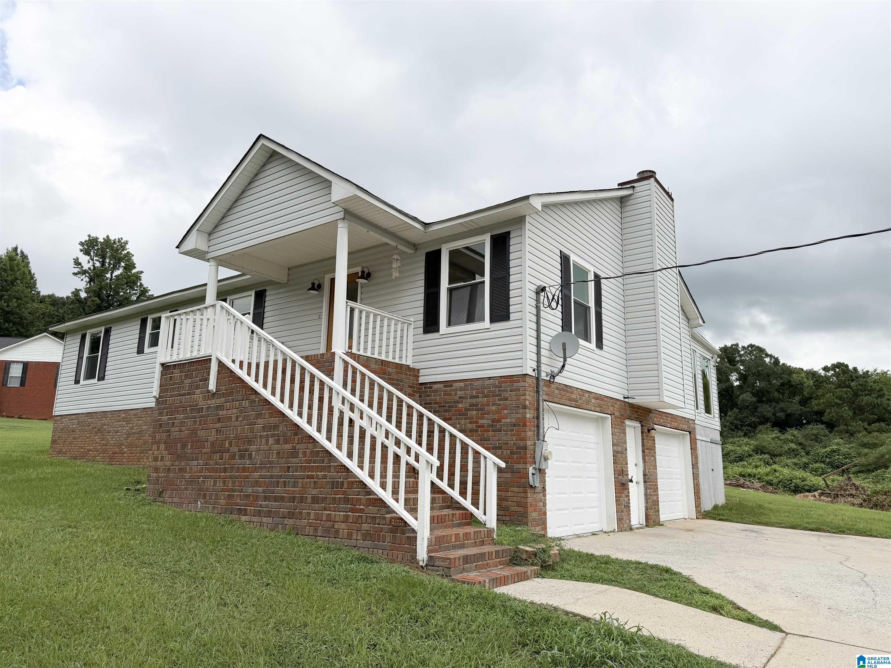 210 Frances Lane Hayden, AL 35079 - Photo 3 of 54