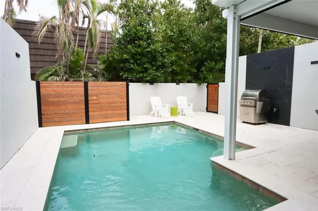 a view of an outdoor space