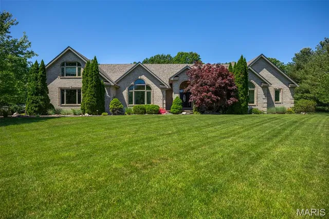$610,000 | 101 Deer Hollow Lane, Litchfield, IL 62056