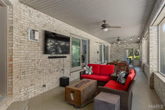 $610,000 | 101 Deer Hollow Lane, Litchfield, IL 62056